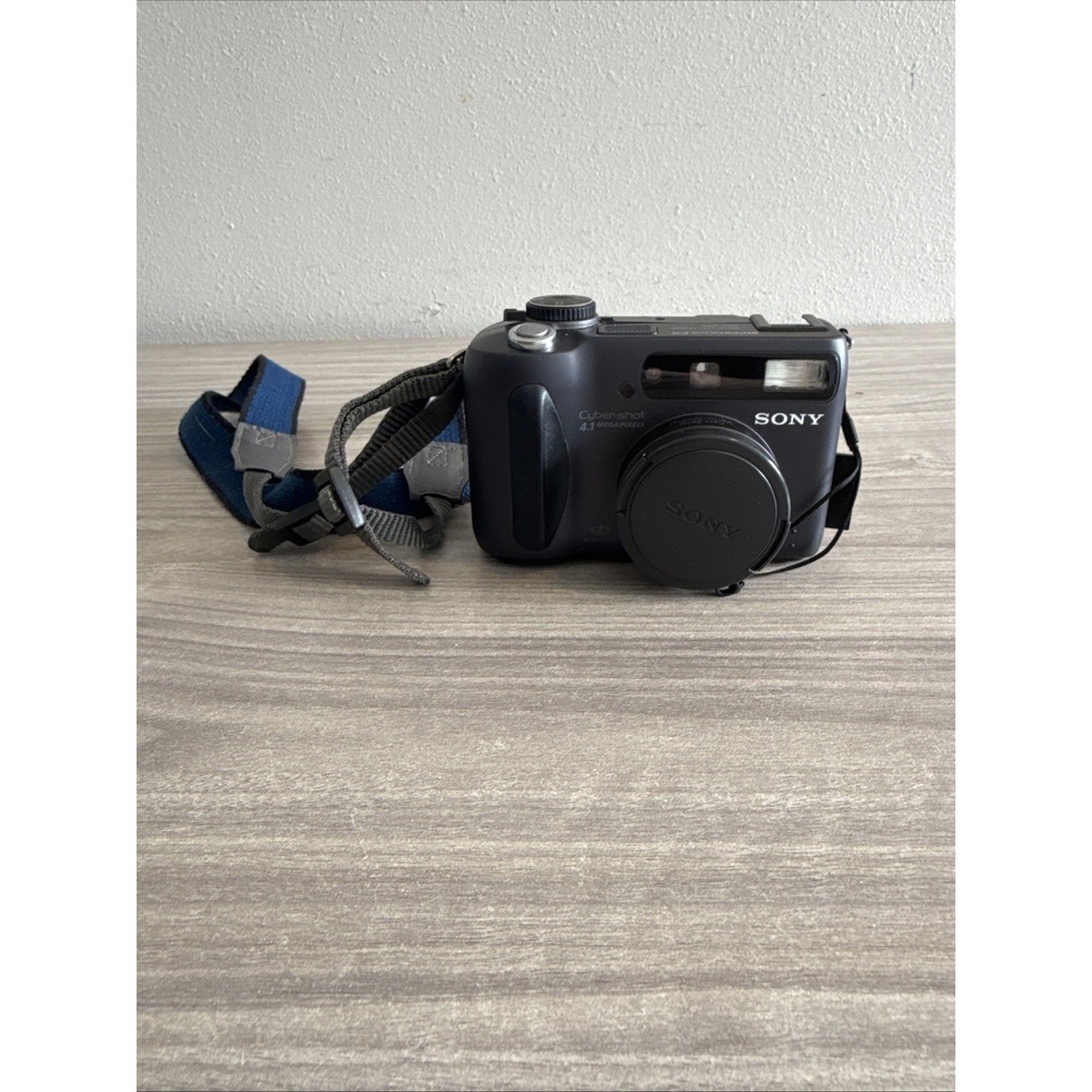 Sony Cyber-shot DSC-S85 Digital Camera 4.1MP Black Tested Works Needs Battery - Picture 1 of 9